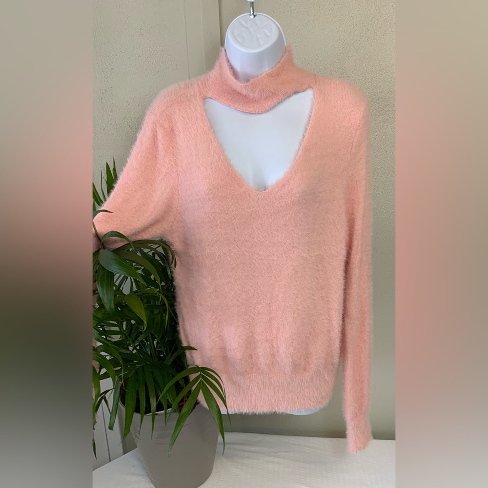 Almost Famous V-Neck Pink Sweater with Neck Piece
